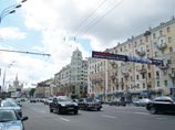 Неизвестный из машины пытался стрелять по прохожим на Садовом кольце в Москве 
