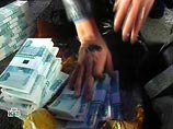 Столичный инкассатор выкинул напарника из броневика и скрылся с 16 миллионами рублей