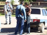 Двое человек, находившиеся в автомашине "Лада-Приора", оказали вооруженное сопротивление сотрудникам милиции