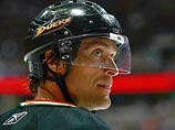 Теему Селянне решил остаться в НХЛ еще на один сезон, который станет уже 18-м в заокеанской карьере одного из лучших финских хоккеистов всех времен, информирует официальный сайт "Анахайм Дакс"