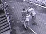 Обнародовано ВИДЕО, на котором воспитательница кузбасского детсада спасает девочку от педофила Обнародовано ВИДЕО, на котором воспитательница кузбасского детсада спасает девочку от педофила