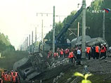 В результате взрыва электровоз и все 12 вагонов сошли с рельсов под городом Малая Вишера Новгородской области. Пострадали 60 человек