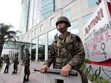 ООН требует у хунты вернуть полномочия законному президенту Гондураса. Тот рассказал, как его похитили в пижаме ООН требует у хунты вернуть полномочия законному президенту Гондураса. Тот рассказал, как его похитили в пижаме