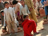 Пакистанские талибы практикуют новый чудовищный вид военных сделок: покупают детей в возрасте от семи лет и используют их в качестве смертников. Анонимные источники в правительстве Пакистана и минобороны США сообщили об этом газете The Washington Times