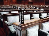 Верхняя палата парламента Японии единогласно утвердила в пятницу законопроект, в котором Южные Курилы именуются "исконными территориями" страны
