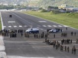 Самолет со свергнутым президентом не смог приземлиться в Гондурасе. Селайя придумает другой способ попасть на родину