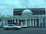 15 января 2008 года Аксенов был госпитализирован в 23-ю московскую больницу после приступа инсульта , который настиг его за рулем автомашины. Через сутки после госпитализации Аксенов был переведен в НИИ скорой помощи имени Склифосовского 15 января 2008 года Аксенов был госпитализирован в 23-ю московскую больницу после приступа инсульта , который настиг его за рулем автомашины. Через сутки после госпитализации Аксенов был переведен в НИИ скорой помощи имени Склифосовского
