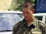 Рядовой российской армии Дмитрий Артемьев, дезертировавший с оружием из воинской части в Южной Осетии и объявившийся в Тбилиси, отказался возвращаться в Россию, несмотря на уговоры родителей Рядовой российской армии Дмитрий Артемьев, дезертировавший с оружием из воинской части в Южной Осетии и объявившийся в Тбилиси, отказался возвращаться в Россию, несмотря на уговоры родителей