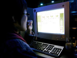 В выпущенном ранее в среду сообщении южнокорейской разведслужбы сообщается, что атаке подверглись 12 тысяч компьютеров внутри страны и еще 8 тысяч за рубежом