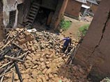 Более 380 остаточных подземных толчков потрясли минувшей ночью провинцию Юньнань на юго-западе Китая, где в четверг вечером произошло сильное землетрясение