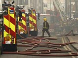 Пожар на улице Дин-стрит в центре Лондона, парализовавший движение на близлежащих улицах города, локализован, на месте происшествия остаются более 100 пожарных, сообщает в субботу информационный телеканал "Вести"
