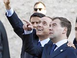 Медведев позвонил Берлускони и поблагодарил его за организацию саммита