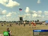 На "Нашествии" пилотажные группы показали "настоящий рок-н-ролл в нашем небе" На "Нашествии" пилотажные группы показали "настоящий рок-н-ролл в нашем небе"