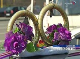 На Поклонной горе Volkswagen врезался в свадебный Cadillac На Поклонной горе Volkswagen врезался в свадебный Cadillac