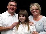 Британская девочка, страдавшая редким заболеванием, больше 10 лет прожила с двумя сердцами - своим и донорским. После выздоровления она избавилась от "лишнего" органа
