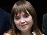 В понедельник 16-летняя Ханна Кларк, ее родители и врачи рассказали об уникальной операции