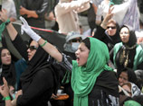 В Тегеране проходит крупная стихийная демонстрация оппозиции, ее привычно разгоняют