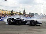 По данным мэрии Москвы, посмотреть гонку болидов "Формулы-1" придут 100 тысяч человек