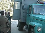 В Москве двое заключенных сбежали из-под стражи, оттолкнув конвойных, но вскоре были пойманы В Москве двое заключенных сбежали из-под стражи, оттолкнув конвойных, но вскоре были пойманы