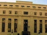 ФРС с прошлого года влила в американскую банковскую систему в виде экстренной помощи и программ по выкупу облигаций более триллиона долларов ФРС с прошлого года влила в американскую банковскую систему в виде экстренной помощи и программ по выкупу облигаций более триллиона долларов