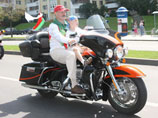 Сев на мотоцикл, Лукашенко грубо нарушил ПДД