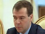 Обращаясь к участникам совещания, Дмитрий Медведев предложил провести в ряде регионов страны эксперимент по преподаванию в школах основ религиозной культуры, истории религии и основ светской этики