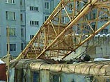 Ураганный ветер повалил три башенных крана в Новосибирске