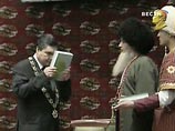 Президент Бердымухамедов лично вырезал опухоль за ухом, мешавшую гражданину Туркмении 