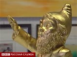 Прокуратура Германии признала безопасным позолоченного "гнома-нациста" Прокуратура Германии признала безопасным позолоченного "гнома-нациста"