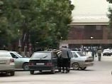 Террорист-смертник устроил в воскресенье взрыв недалеко от концертного зала в центре Грозного, четыре милиционера погибли, десять человек пострадали