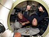 На МКС ищут "дырки" в обшивке, пока американцы готовятся к последнему выходу в космос На МКС ищут "дырки" в обшивке, пока американцы готовятся к последнему выходу в космос