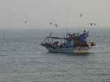 Южнокорейское рыболовное судно задержано КНДР и отбуксировано в ее воды
