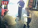 28 июля вечером после покушения Иваньков со сквозным огнестрельным ранением брюшной полости был доставлен в Боткинскую больницу, где ему была сделана сложная четырехчасовая операция 28 июля вечером после покушения Иваньков со сквозным огнестрельным ранением брюшной полости был доставлен в Боткинскую больницу, где ему была сделана сложная четырехчасовая операция
