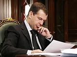 Медведев разрешил вузам создавать малые предприятия