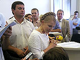 Тимошенко проинспектировала "проблемный" банк, рассказав, что хранит там деньги