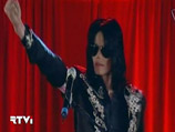 В гардеробе Майкла Джексона обнаружили женскую блузку, по виду, окрашенную кровью