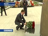 Медведев прилетел во Владикавказ наградить отличившихся в войне годичной давности Медведев прилетел во Владикавказ наградить отличившихся в войне годичной давности