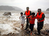"Моракот", вызвавший самое сильное за 50 лет наводнение на острове Тайвань, обрушился на юго-восточное побережье Китая между городами Цаньнань (провинция Чжэцзян) и Сиапу (провинция Фуцзян)