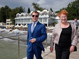 Президенты России и Финляндии Дмитрий Медведев и Тарья Халонен по окончании переговоров совершили прогулку по Сочи