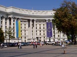 По словам Костенко, МИД Украины "с тревогой" воспринял такой документ, поскольку применение военных сил любого государства за его пределами - "это неправильно и является агрессией"