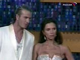 За ним следует звезда футбола Дэвид Бэкхем, который, выпив в баре пива на 100 долларов, оставил официантам целую тысячу. Таким образом, его чаевые в 9 раз превысили сумму счета За ним следует звезда футбола Дэвид Бэкхем, который, выпив в баре пива на 100 долларов, оставил официантам целую тысячу. Таким образом, его чаевые в 9 раз превысили сумму счета