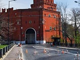 Психиатры обследуют "полковника группы "Альфа", пытавшегося прорваться в Кремль к "президенту Путину" Психиатры обследуют "полковника группы "Альфа", пытавшегося прорваться в Кремль к "президенту Путину"
