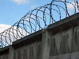 В Москве совершен дерзкий побег из СИЗО: заключенный на грузовике протаранил ограду В Москве совершен дерзкий побег из СИЗО: заключенный на грузовике протаранил ограду