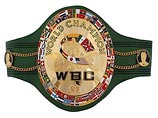 Бриллиантовый пояс WBC - это почетное чемпионское звание, созданное для боев между популярными боксерами, проходящих в промежуточных весовых категориях