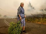 По его словам, сложность пожара возрастает благодаря тому, что он распространяется на местности, где лес перемежается с застроенной домами территорией По его словам, сложность пожара возрастает благодаря тому, что он распространяется на местности, где лес перемежается с застроенной домами территорией