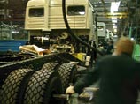 В пятницу стало известно, что на открывающемся на 26 августа в Москве автосалоне "Интеравто" "Ростехнологии" объявят о создании холдинга на базе своих активов в автопроме: 25% акций "АвтоВАЗа", 37,8% акций "КамАЗа" и 30% акций завода "Автодизель" В пятницу стало известно, что на открывающемся на 26 августа в Москве автосалоне "Интеравто" "Ростехнологии" объявят о создании холдинга на базе своих активов в автопроме: 25% акций "АвтоВАЗа", 37,8% акций "КамАЗа" и 30% акций завода "Автодизель"