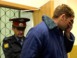 Двое подозреваемых представились гражданами Российской Федерации, постоянно проживающими в Эстонии; один подозреваемый представил паспорт гражданина Эстонии; еще трое подозреваемых являются лицами без гражданства, проживающими в Эстонии Двое подозреваемых представились гражданами Российской Федерации, постоянно проживающими в Эстонии; один подозреваемый представил паспорт гражданина Эстонии; еще трое подозреваемых являются лицами без гражданства, проживающими в Эстонии