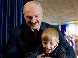 Лукашенко признался, от кого у него младший сын - от Бога. Это ему Путин подсказал Лукашенко признался, от кого у него младший сын - от Бога. Это ему Путин подсказал