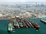 Застрявшие в порту Дубаи российские моряки просят о помощи: у них нет ни денег, ни воды, ни топлива Застрявшие в порту Дубаи российские моряки просят о помощи: у них нет ни денег, ни воды, ни топлива