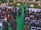 На кладбище Forest Lawn началась церемония похорон Майкла Джексона На кладбище Forest Lawn началась церемония похорон Майкла Джексона
